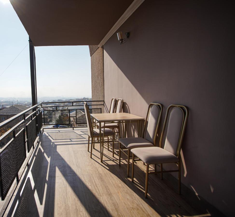 Decca Hotel เยเรวาน ภายนอก รูปภาพ